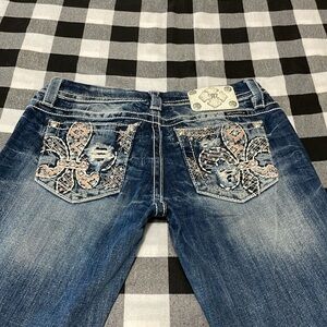 Miss Me Mid Rise Easy Crop Jeans Size 27 Distressed Destruction Patched Stretch
